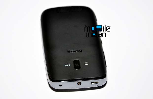 First look: Nokia Lumia 610