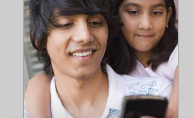21 % Kids in India hooked on to mobile internet