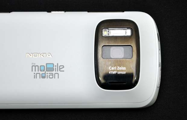 Galaxy Camera vs Nokia PureView 808