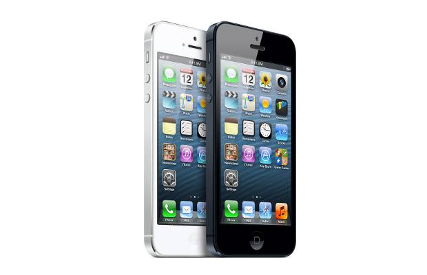 Apple iPhone 5 vs BlackBerry Z10