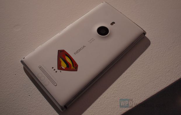 Nokia Lumia 925 Superman limited edition