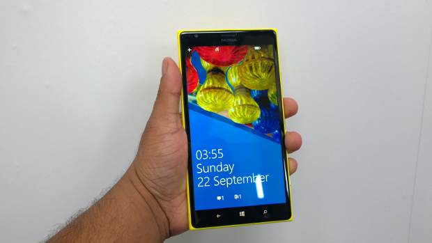 Nokia Lumia 1520, Lumia 1320