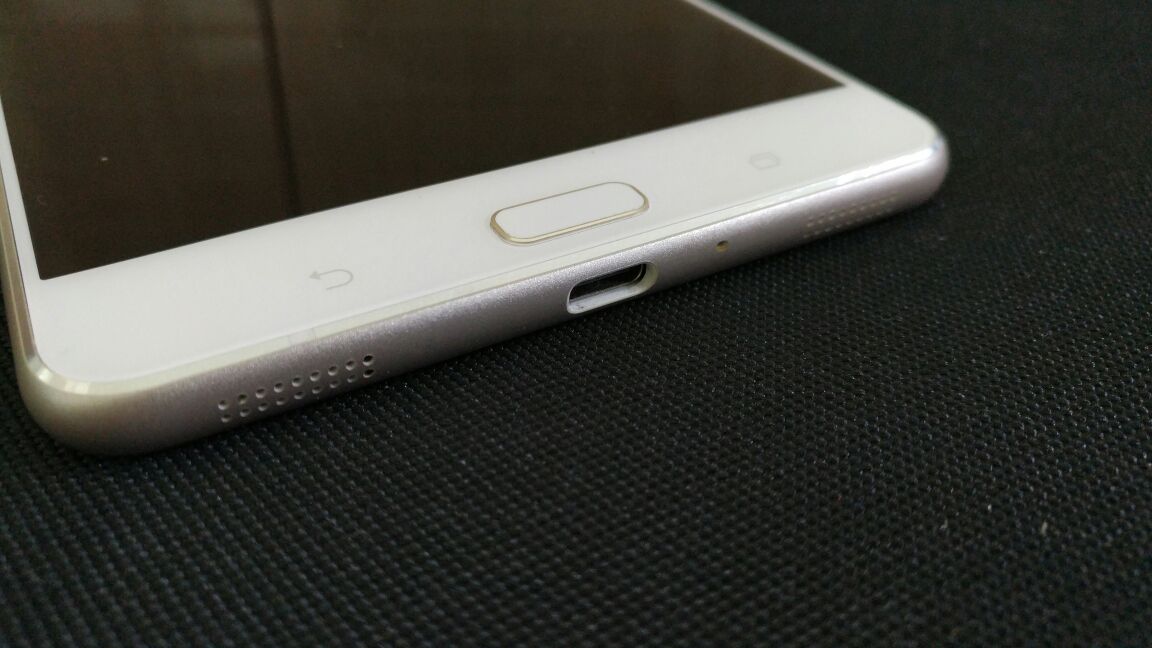 Asus Zenfone 3 Ultra Dual Speakers