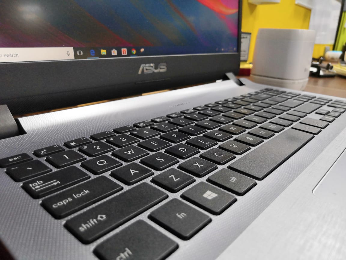 Asus vivobook X507