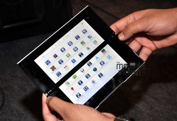 4269_2 First look: Sony Tablet P