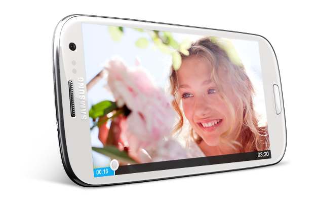 Samsung unveils Galaxy S III with HD Super Amoled display