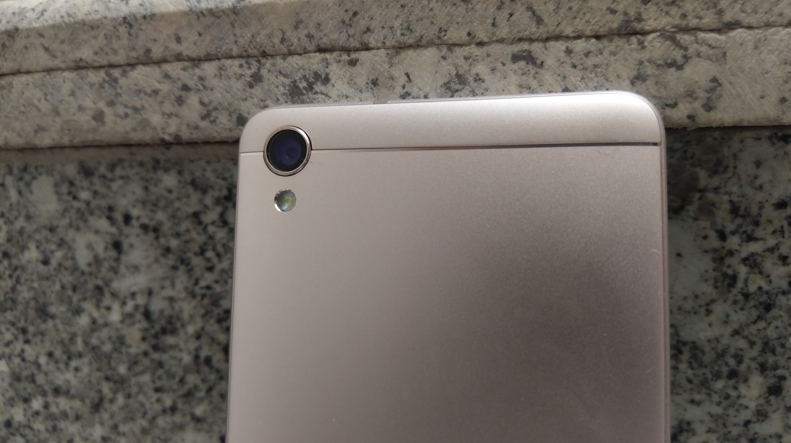 Lava Z10 in Pictures
