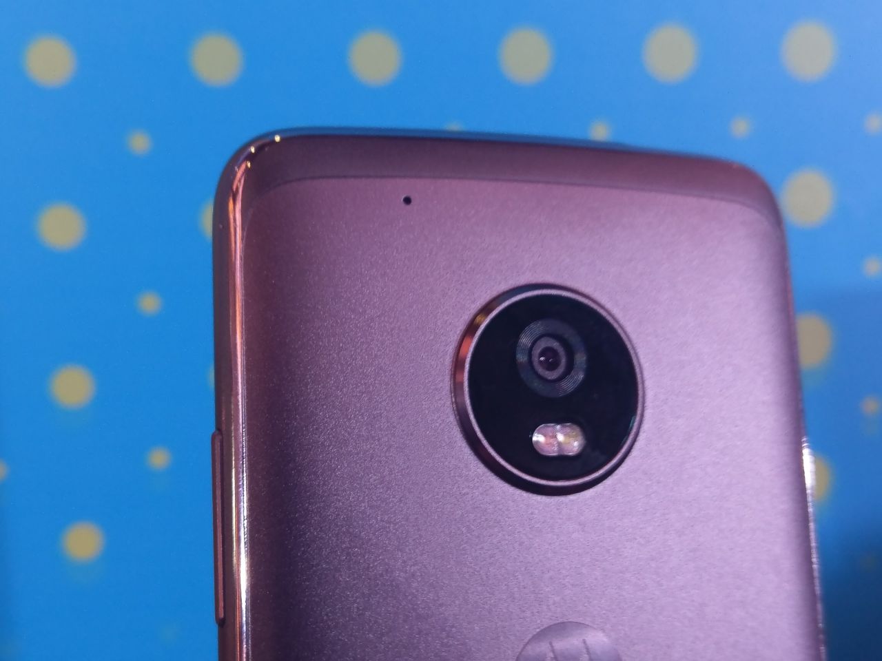 Moto G5 Plus in Pictures