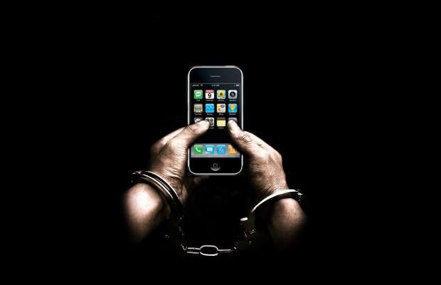 Now install pirated apps on iOS without jail breaking