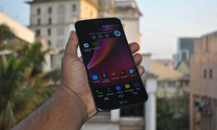 LG G Flex Review: Flaunt the curves