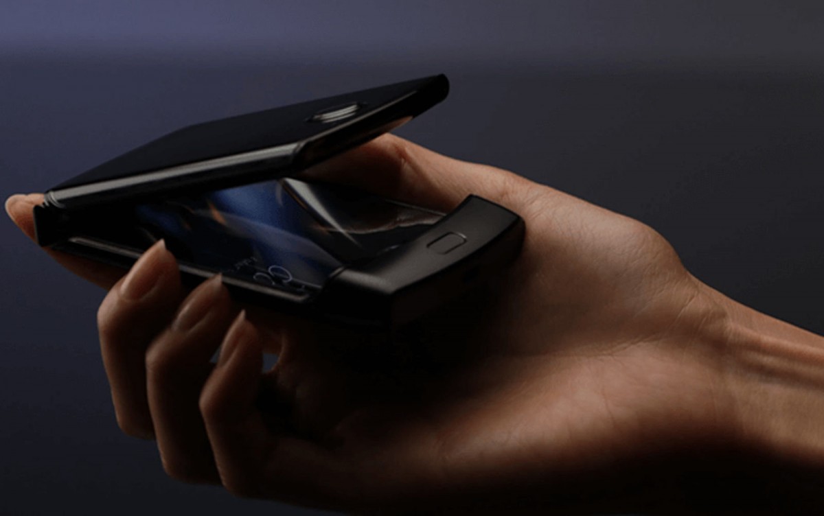 Motorola Razr 2019 foldable phone images leaked