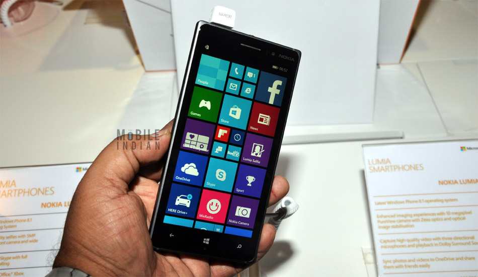 Nokia Lumia 830 in pics