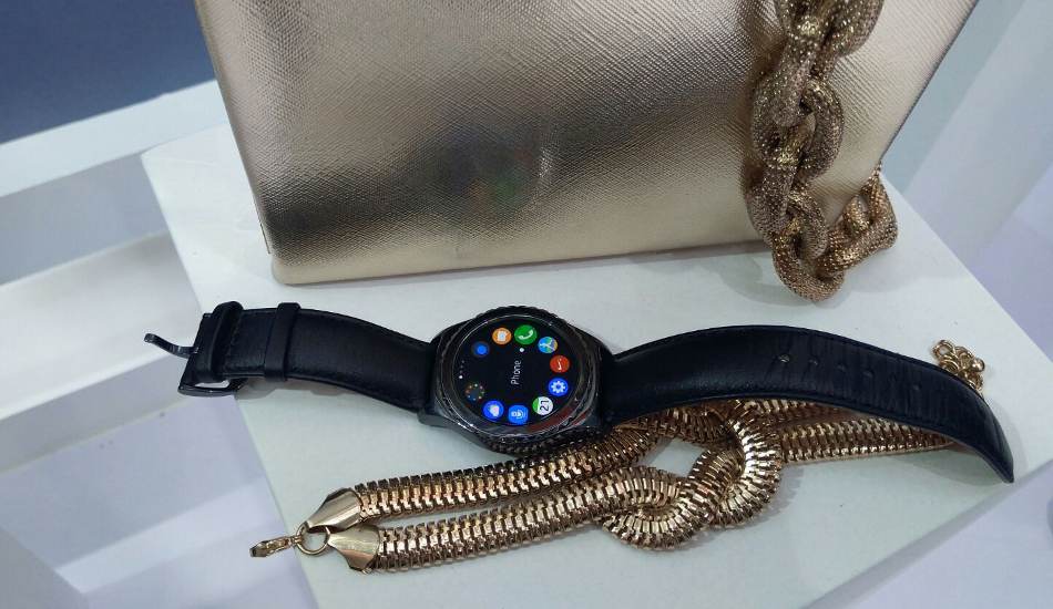 Samsung Gear S2 in pics