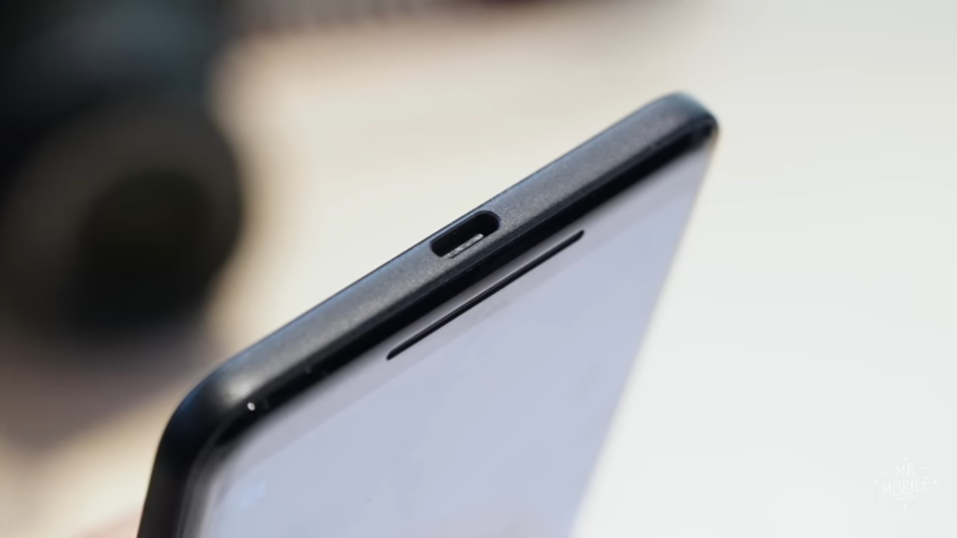 Why Google removed the 3.5 mm headphone jack from Pixel 2