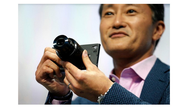 Sony reveals lens type CyberShot camera for smartphones