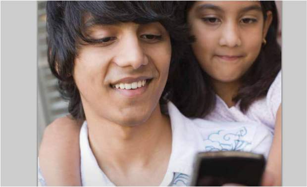 21 percent Kids in India hooked on to mobile internet: Study