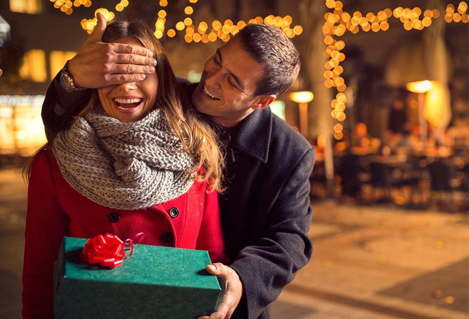 Valentine's Day: Top 5 tech gift ideas for him and her