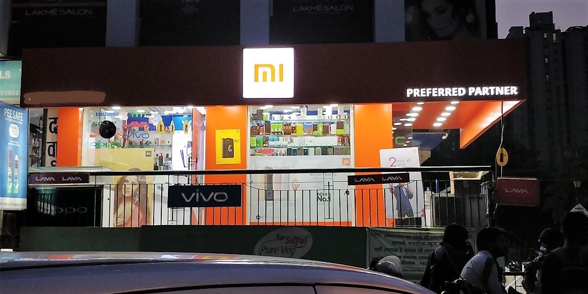 Xiaomi phones selling at DIS'HONEST' price in offline retail stores