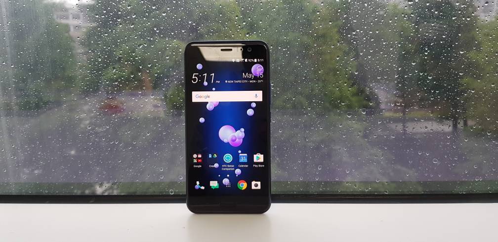 HTC U11 first impression: Squeze it to get the juice