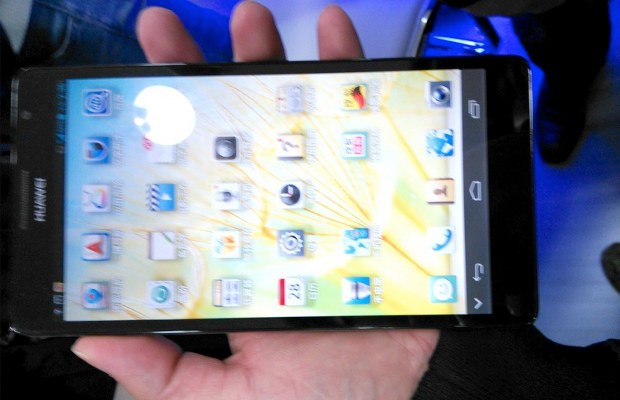 Biggest smartphone: 6.1 inch Huawei Mate showcased