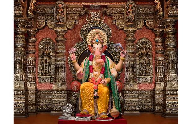 Worship Lal Baugcha Raja from your mobile this year