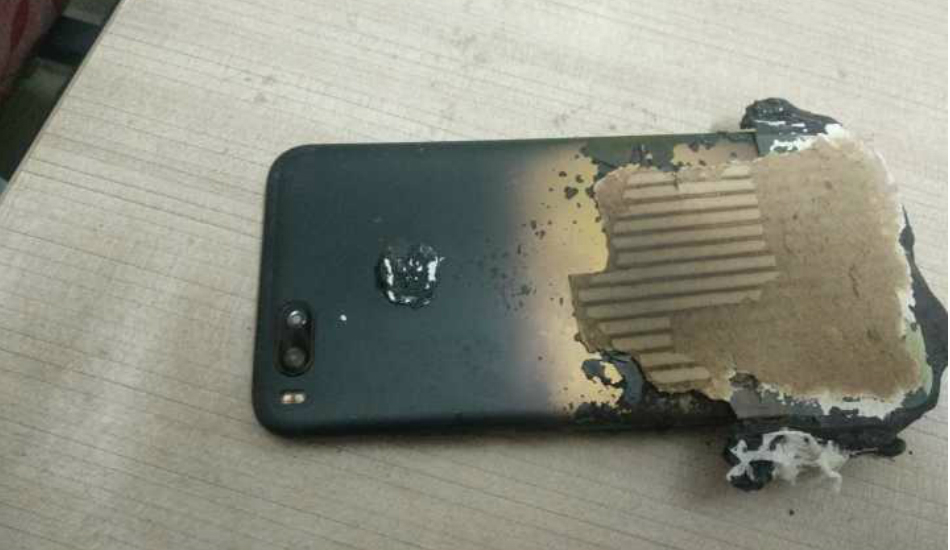 Xiaomi Mi A1 explodes while on charge overnight