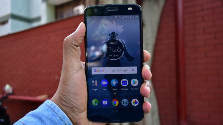 Moto Z2 Force Review: A phone for butterfingers!