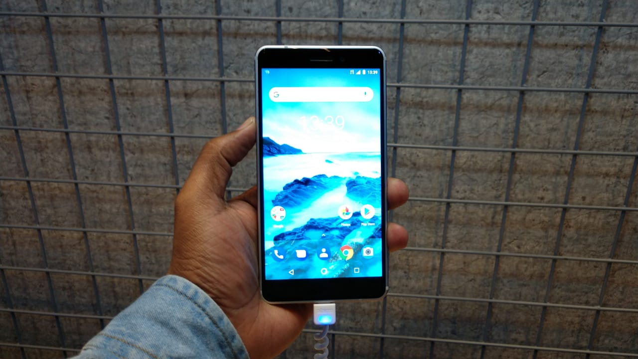 Nokia 6 (2018) in pictures