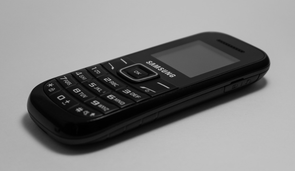 Samsung, Dixon to manufacture new feature phones in India