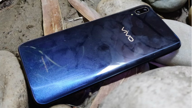 Vivo V11 Pro in Pictures