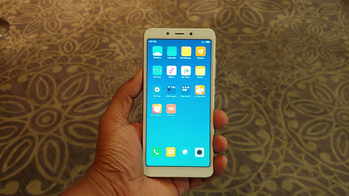 Xiaomi Redmi 6 in Pictures