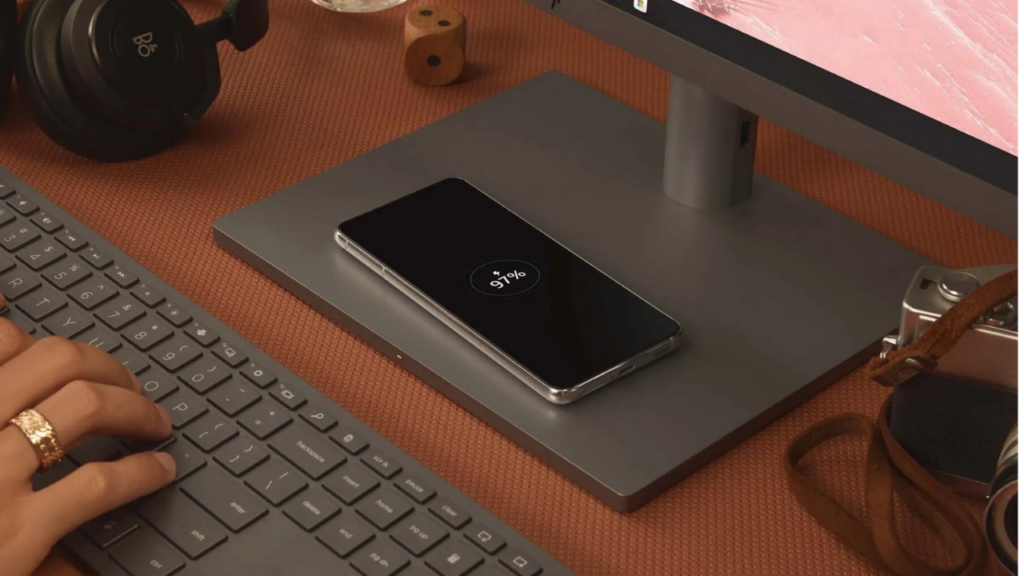 Envy 34-inch AiO Desktop PC wireless charging 