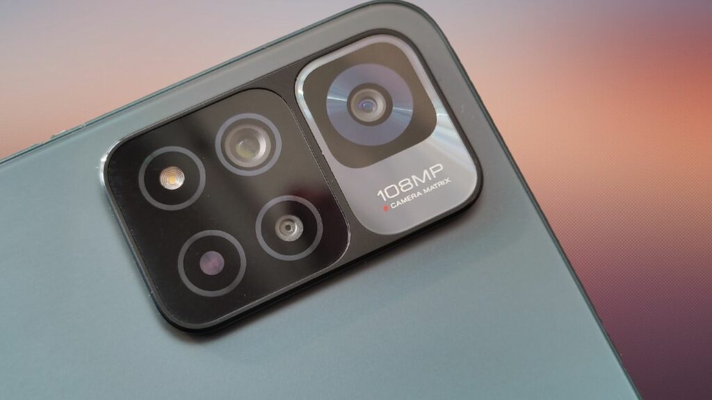 Xiaomi-11i-HyperCharge-camera
