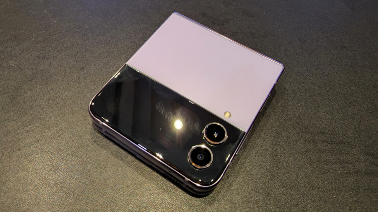 Samsung Galaxy Z Flip 4 First Look Still The Same Appealing Foldable The Mobile Indian