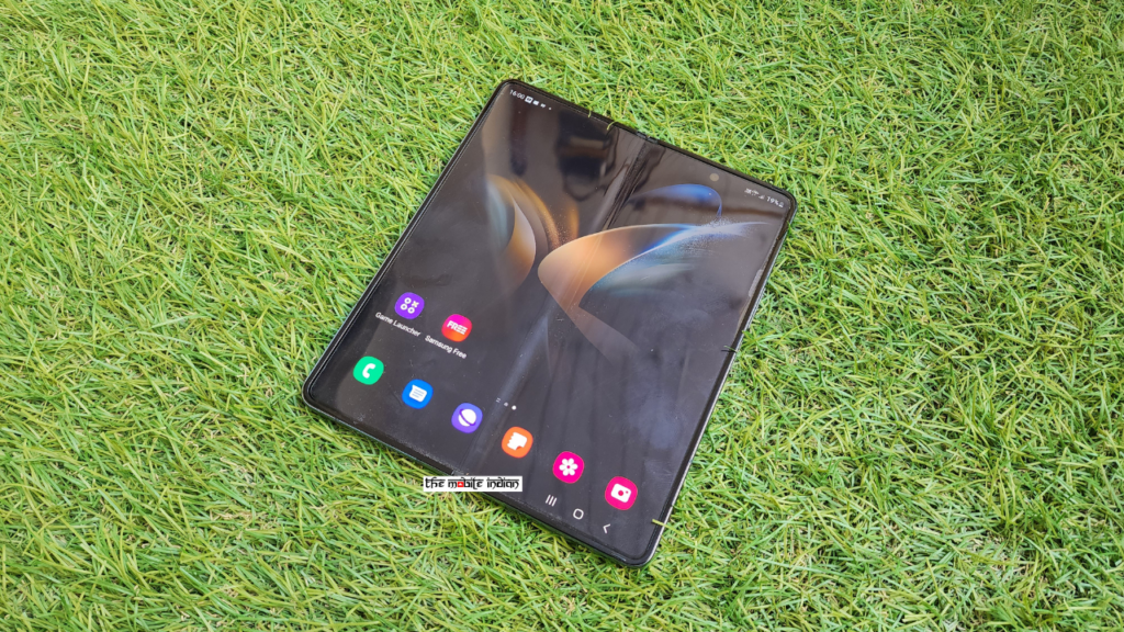 Galaxy Fold 4 big display