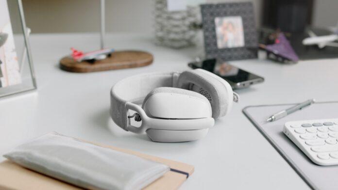 Logitech zone vibe headphones