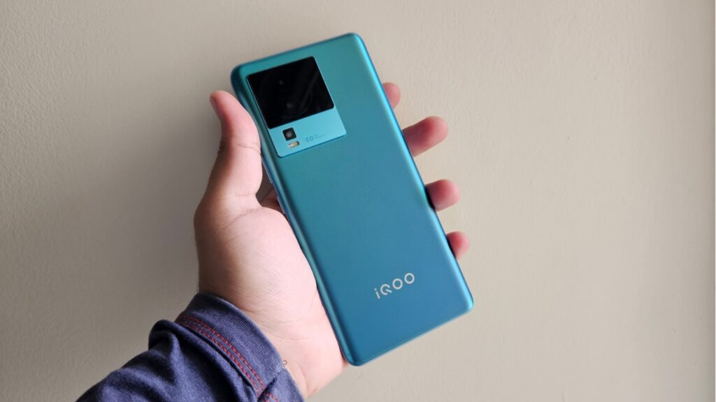 iQOO Neo 7 full back