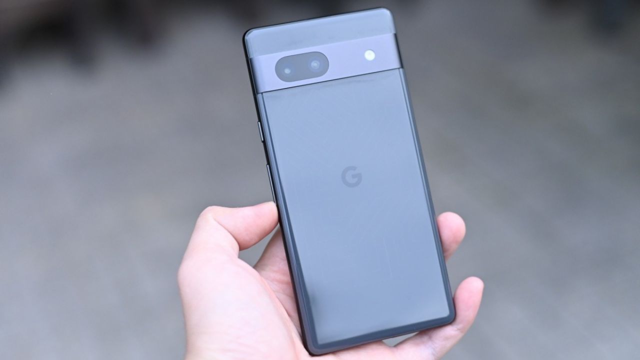 Pixel 7a live image