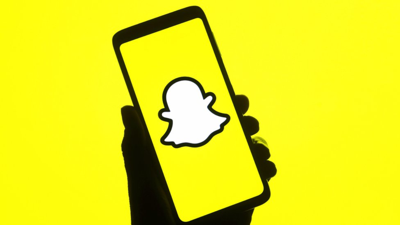 What is the Snapchat application?