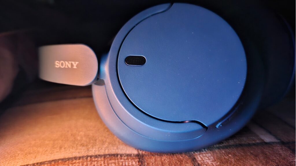 Sony WH-CH720N mics