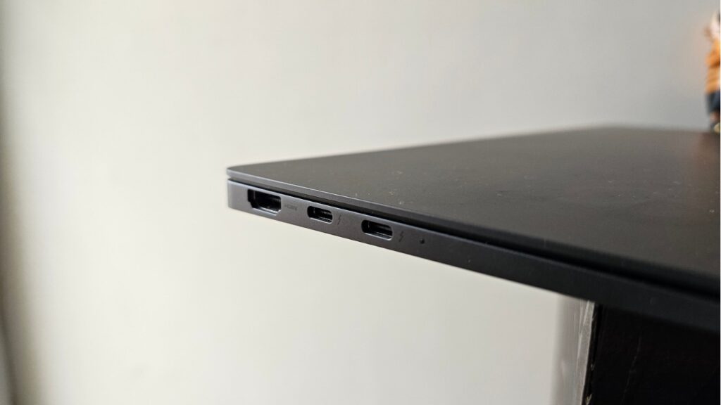 Galaxy Book3 Pro Left side ports