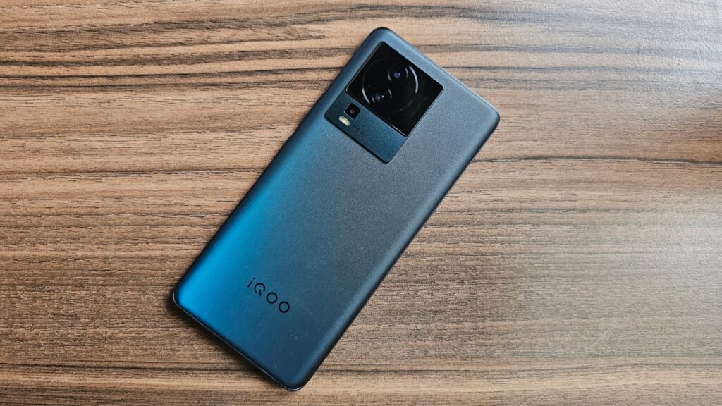 Iqoo neo 7 pro vs nothing phone 2