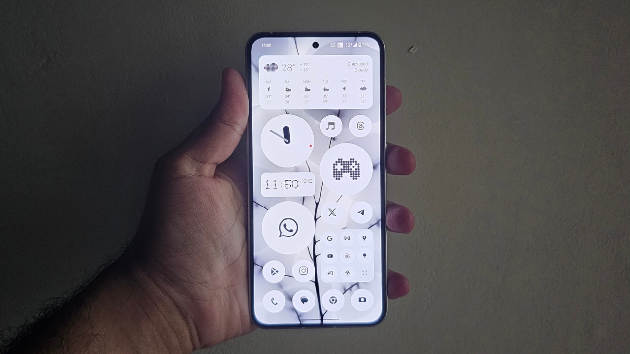 Nothing Phone 2 display