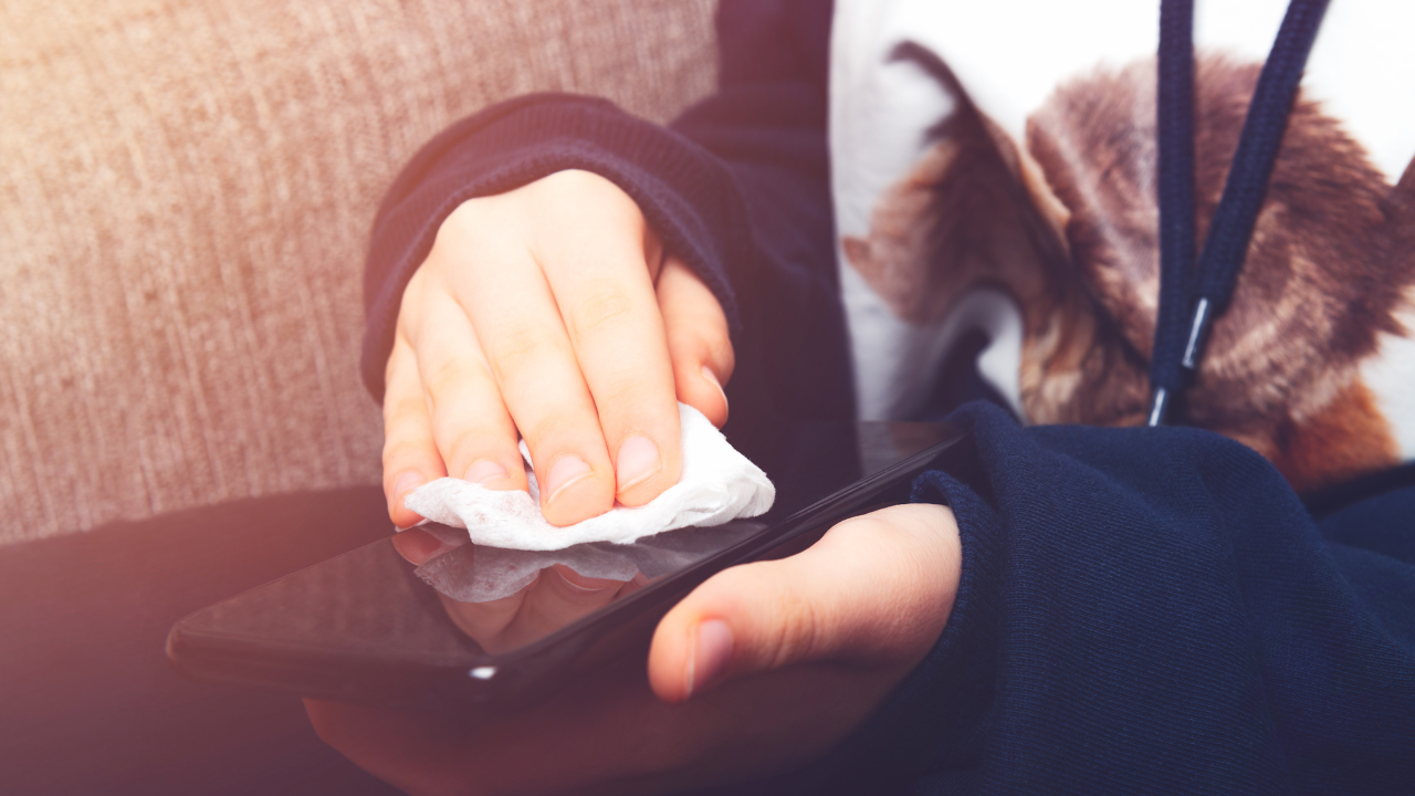 A Comprehensive Guide on How to Clean Your Mobile Device