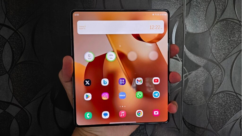 Samsung Galaxy z fold 5 main display