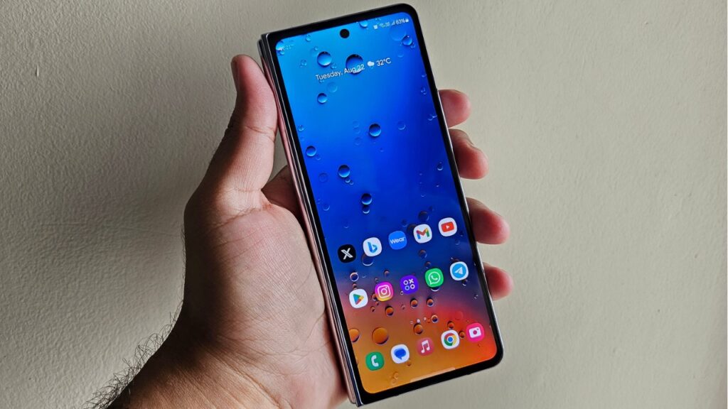 Galaxy Z Fold 5 cover screen 