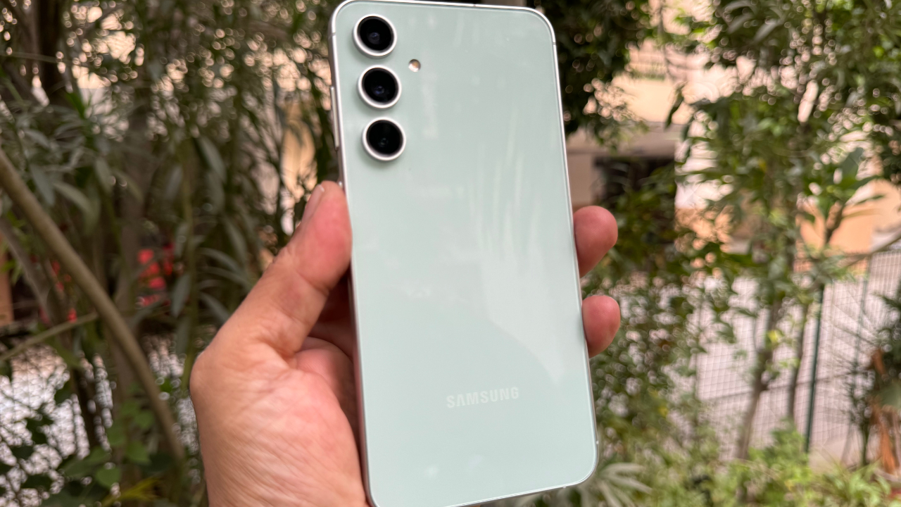Samsung Galaxy S23 FE 5G Gets Two Exclusive Shades In India; Check Price,  Offers, Discounts, Where To Buy