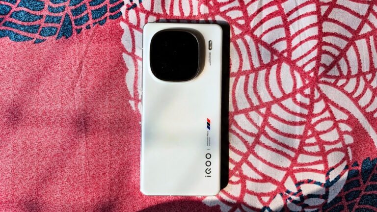 iQOO 12 5G Price Significantly Discounted: Worth Considering Over OnePlus 13R?