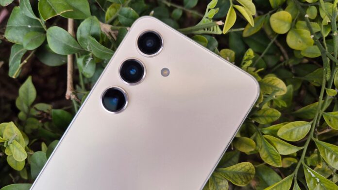 Festive deals on Samsung smartphones