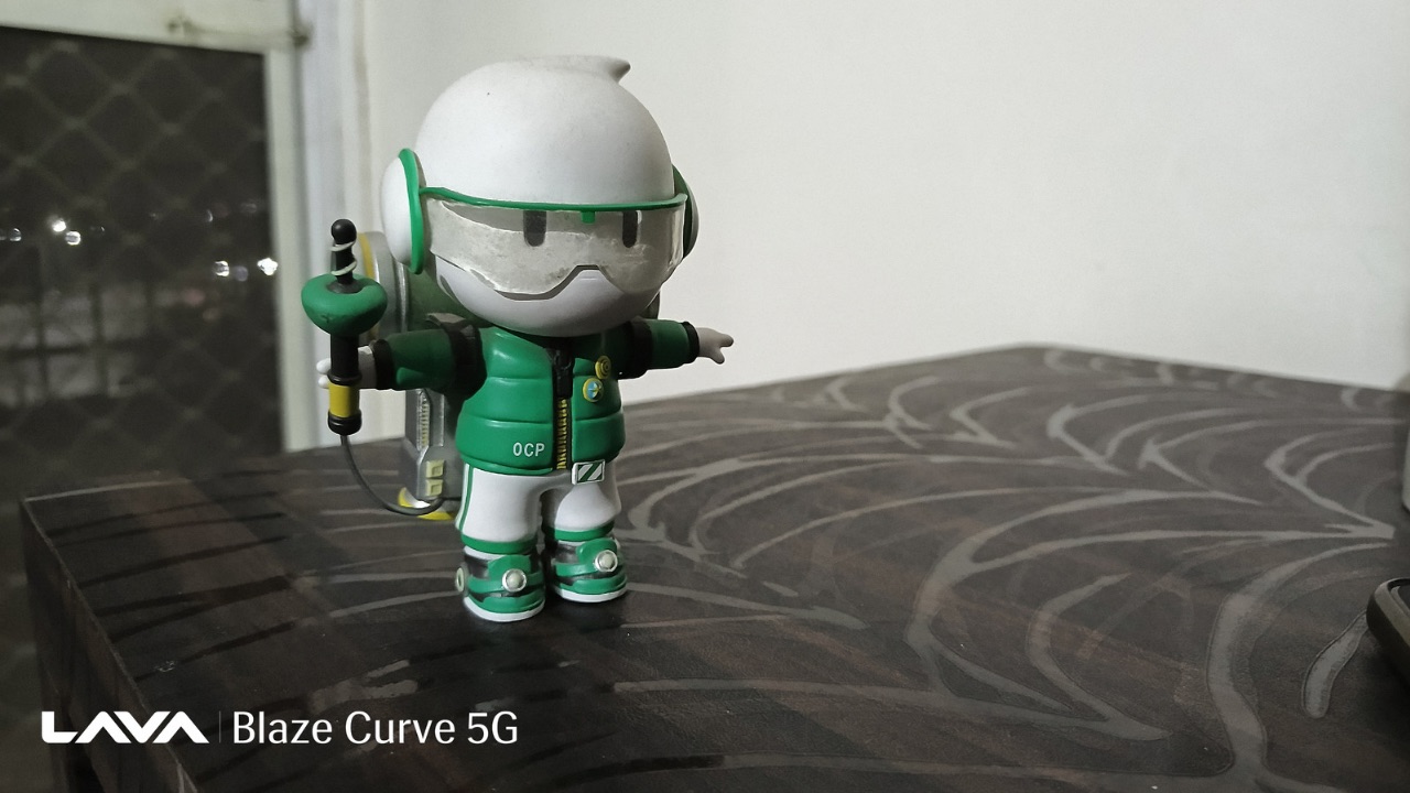 Blaze curve 5g portrait